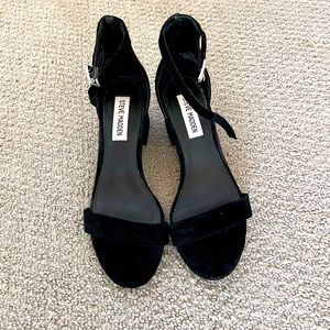 Steve Madden Black heels